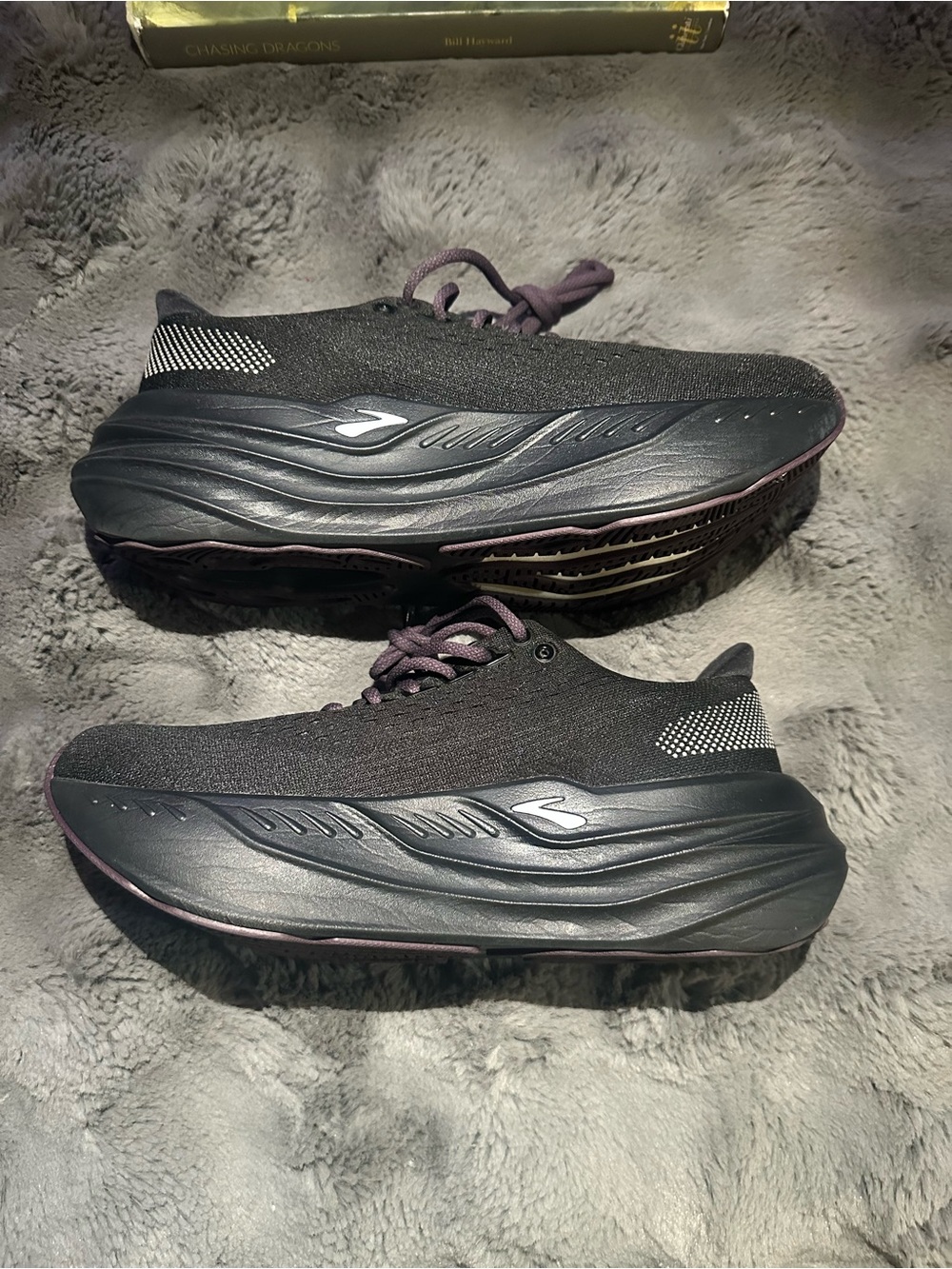 Brooks Glycerin Max
Black Orchid Ice Grey (Women's) - Picture 2 of 6